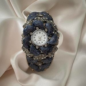 Vintage art deco blossom flower